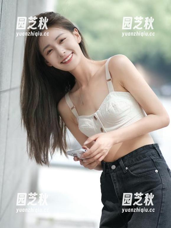 “Hizzy (히지)奶牛”带你领略摄影艺术的新高峰，原图与图包一次性满足你的视觉需求！.txt